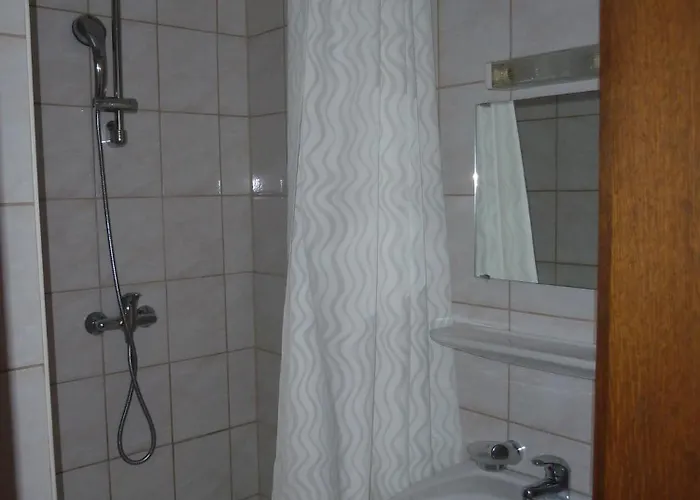 招待所 雪绒花膳食酒店 2*